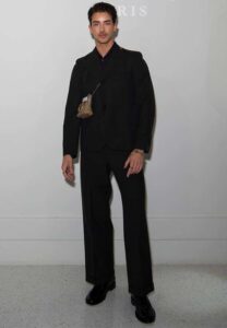 Manu-Rios-ชุดดำ