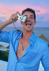 Manu-Rios-นางแบบถ่ายรูป