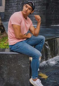 Nick-Nolte-เสื้อชมพู