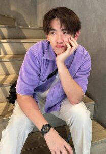 ซุง-ศตาวิน-เสื้อม่วง