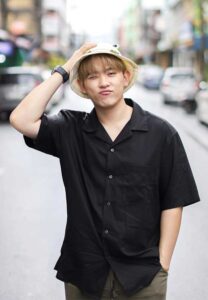 ซุง-ศตาวิน-เสื้อเชิ้ตดำ