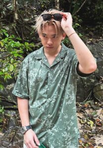 ซุง-ศตาวิน-แว่นดำ