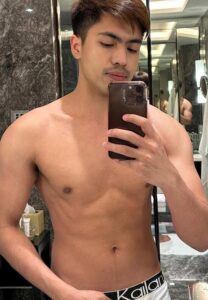 อาร์ม-ธีรกิจ-คมเข้ม