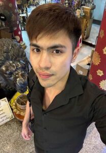 อาร์ม-ธีรกิจ-เชิ้ตดำ