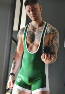 Stevo-Trann-ชุดเขียว