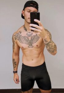 Stevo-Trann-ใส่หมวก