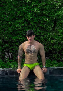 ธัน-ธนารัตน์-เล่นน้ำ