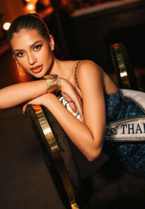 แอนโทเนีย โพซิ้ว face