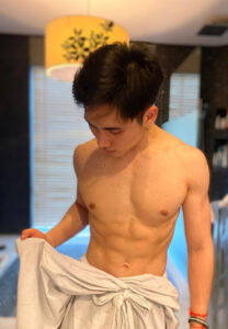 ฟลุ๊ค ปิยะ body