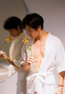 ฟลุ๊ค ปิยะ mirror