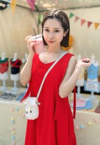 Minami-Kojima-เดรสแดง